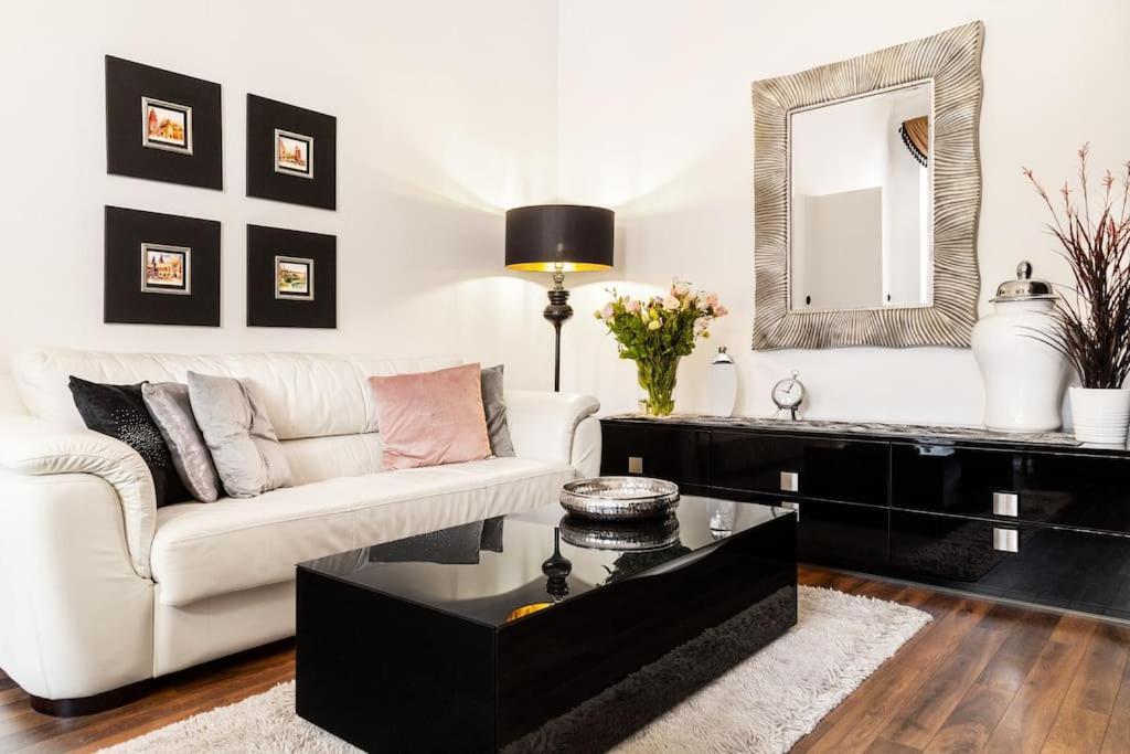 קרקוב Househost Apartment:Lobzowska 22 מראה חיצוני תמונה