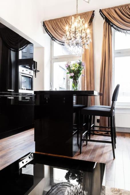 קרקוב Househost Apartment:Lobzowska 22 מראה חיצוני תמונה